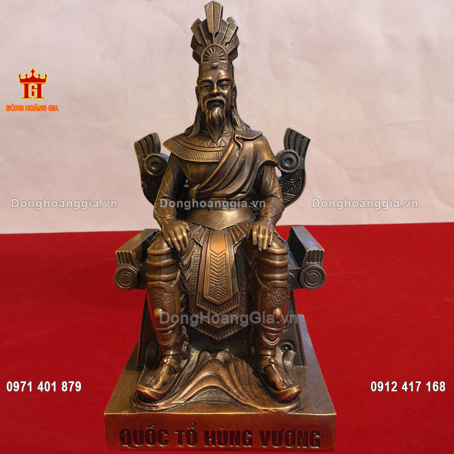 Tượng hùng vương bằng đồng được nghệ nhân chế tác thủ công tinh xảo